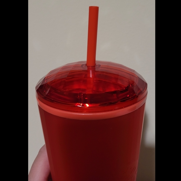 Starbucks Red Valentine's cup - Picture 2 of 3